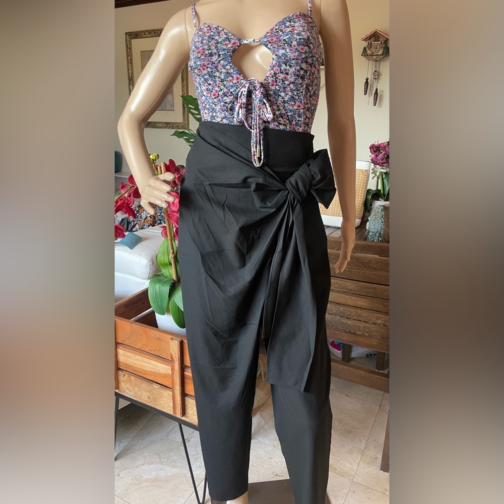 Zara Black Bow-Tie Cropped Pants